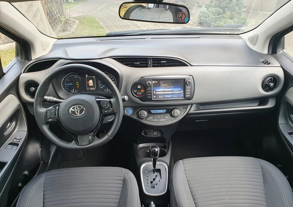 Toyota Yaris cena 63500 przebieg: 16873, rok produkcji 2018 z Niepołomice małe 154